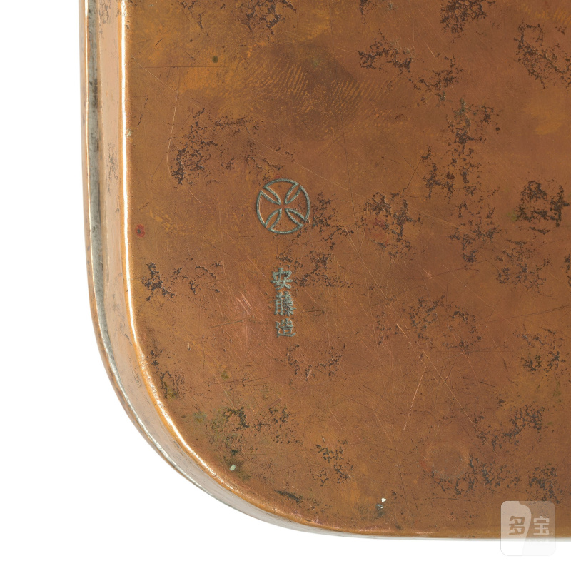 明治時代 漆金盒及銅花卉盒 | A LARGE GOLD AND BLACK LACQUER BOX AND COVER AND AN ENAMELLED COPPER BOX AND COVER - 图5